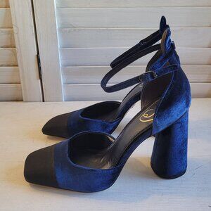 $69 NWT (8.5) Sam Edelman Suede Ankle Strap Heel